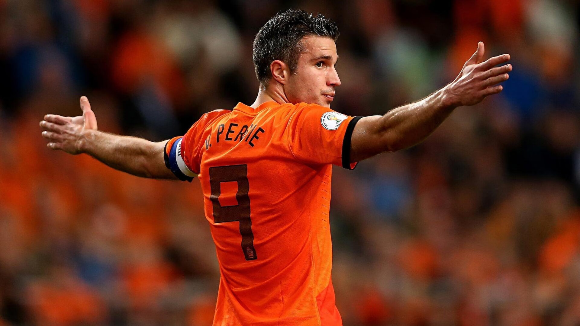 乐鱼体育官网-五大联赛争冠与保级大战战术板对比深度剖析，五大联赛争冠形式